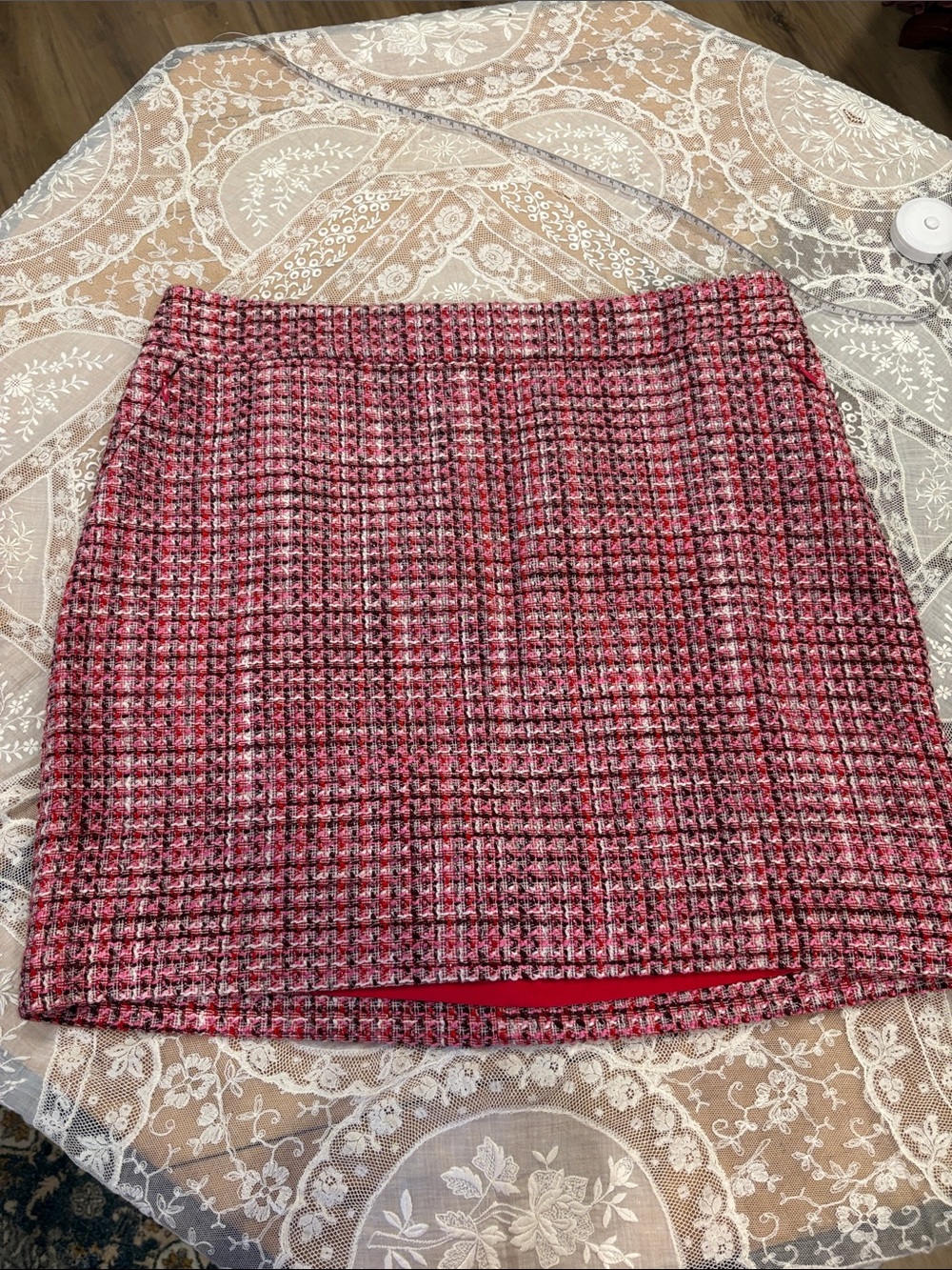 White House Black Market Pink Tweed Plaid Mini Skirt